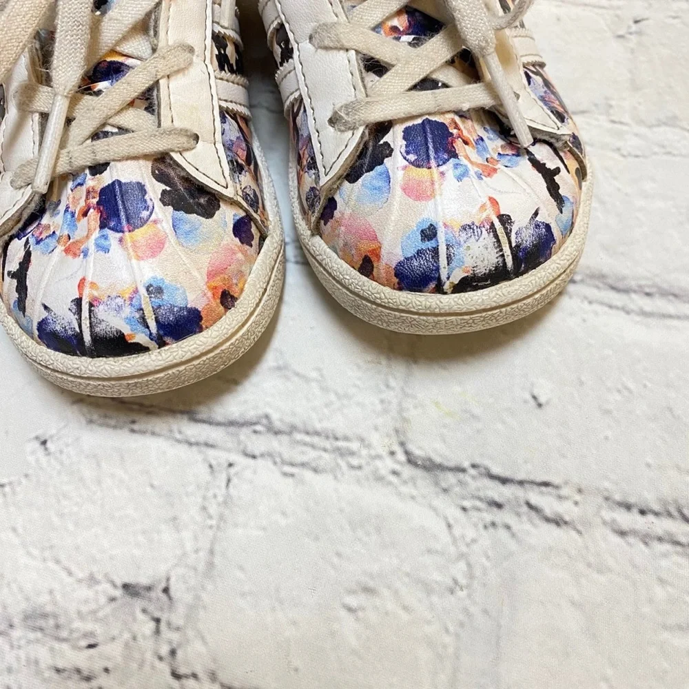 Adidas Sneakers